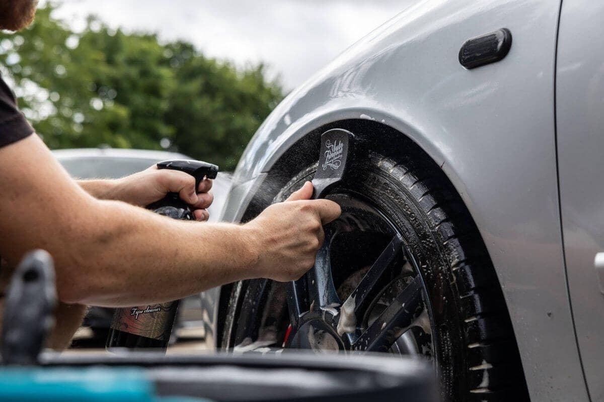 Rubber Scrubber Reifenbürste - Auto Finesse 